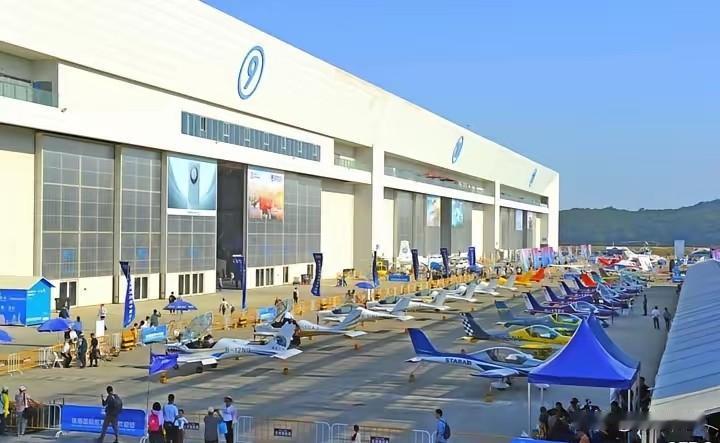 中国航展禁止日本相关人员入内，直接吊销许可证，引起外界高度关注。

​11月26