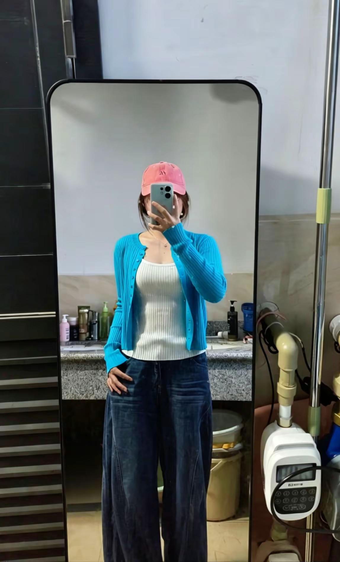 你说去逛街  我说在开会。