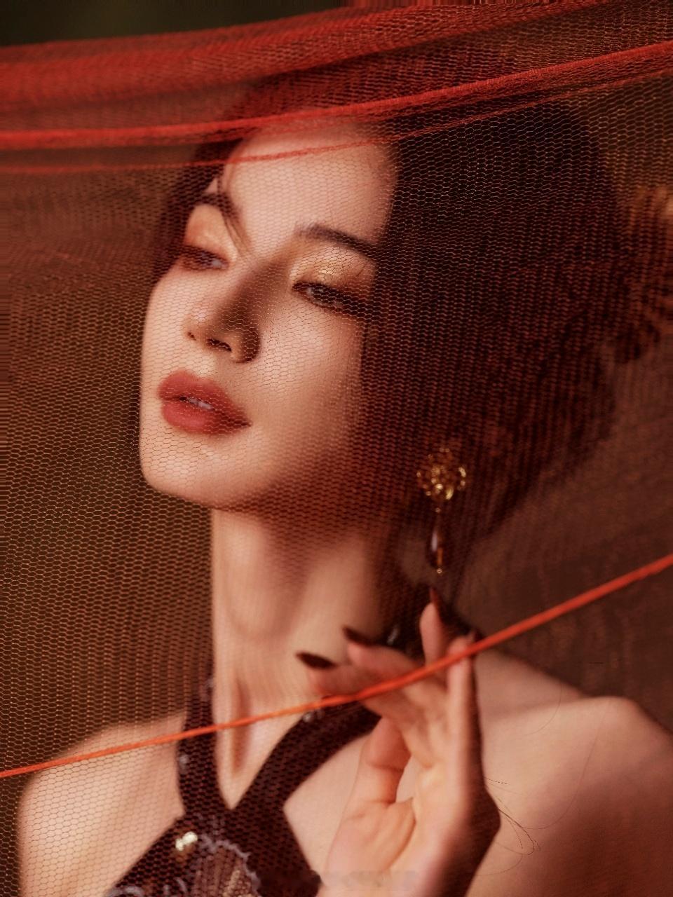 代斯 气不足 浪姐今晚四公直播，《锁》这个吴涛听得出来代斯气不足，但是她美啊！！