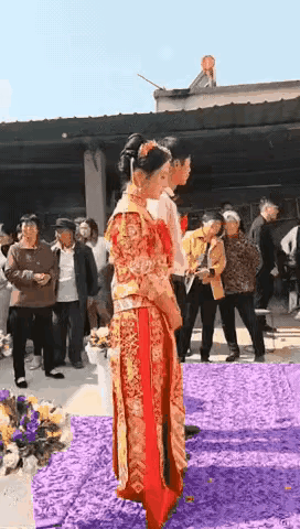 这就是来赚彩礼的，等个半年两月就走人，心不甘情不愿，危险的兆头[比心]道不同不相
