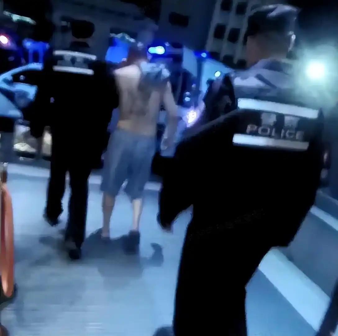 [打脸]“这下傻眼了吧？”山东，一名男子为省洗澡费，一天内连跑三家洗浴中心，每次