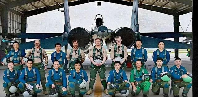 美国不要的退役王牌，为啥能成中国舰载机教头，最终却遭美澳逮捕？

在全球航母发展