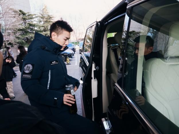 魏牌官宣央视春晚魔术师邓男子成为高山车主的消息一出，不少人注意到高山的明星车主阵