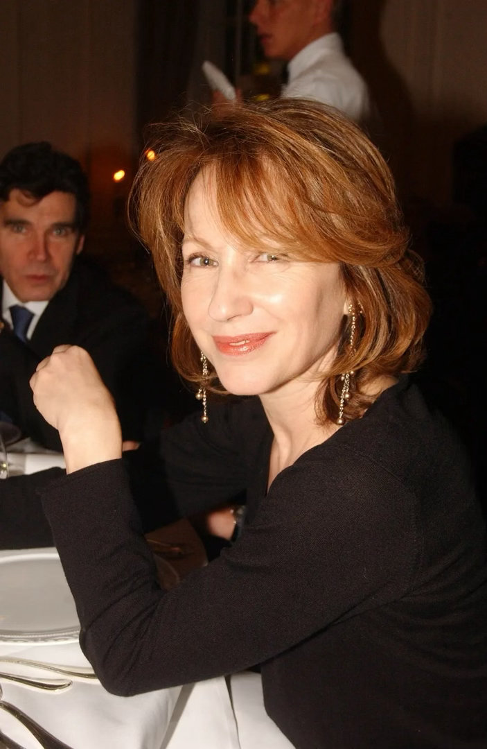 纳塔莉贝伊去世根据法国媒体，法国著名女演员纳塔莉·贝伊确实已于当地时间2026年