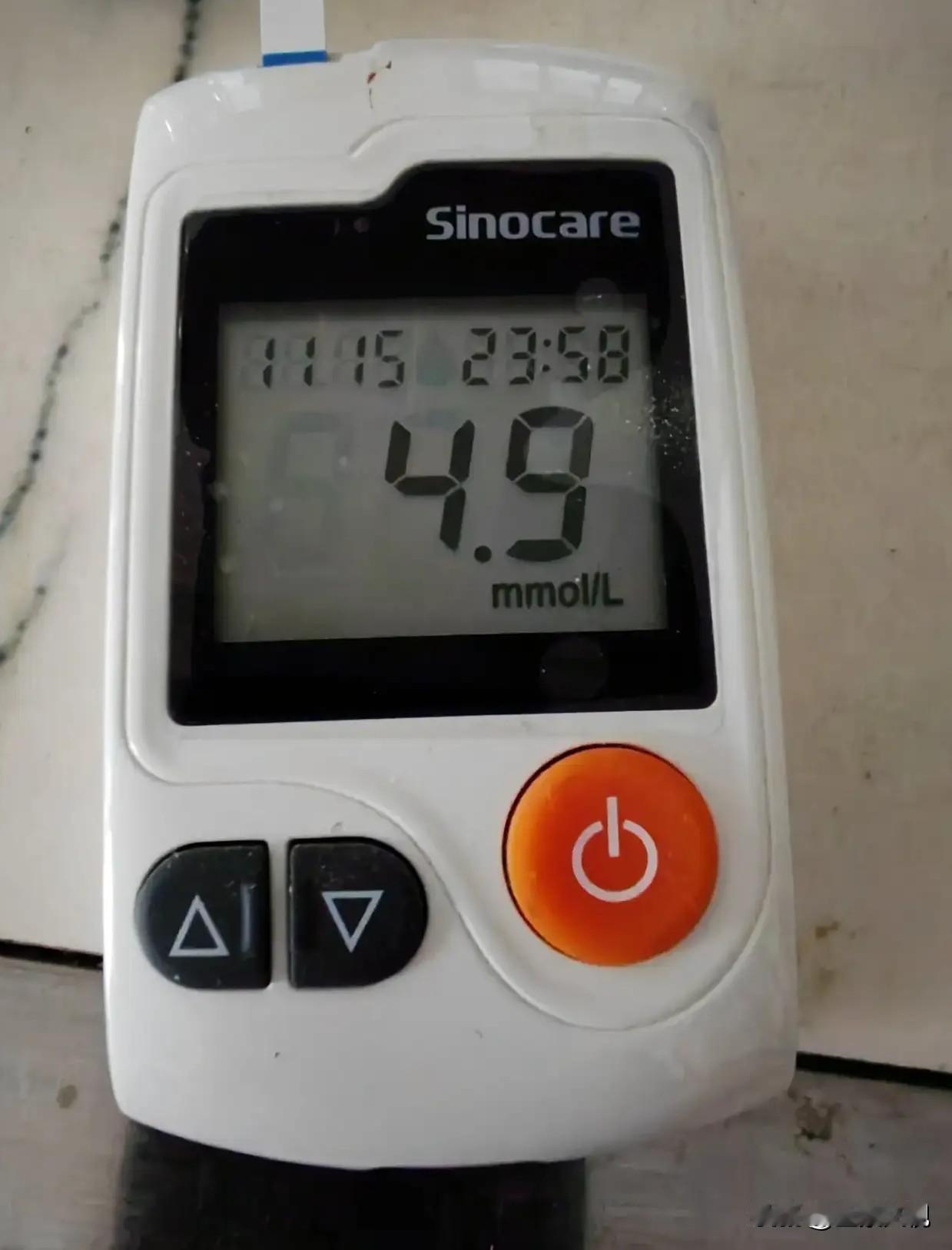 不知道血糖仪还有有效期，原来只知道机械的东西，只要不坏能使用就行。
      