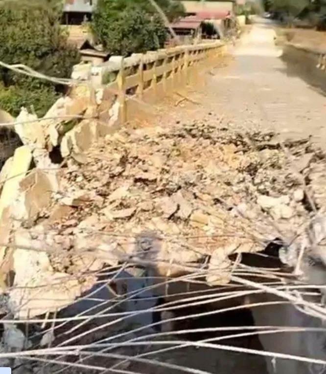缅媒报道，掸邦南部昔胜镇稳高村及稳高村德沛河桥梁遭无人机空投炸弹及埋设炸弹炸毁。