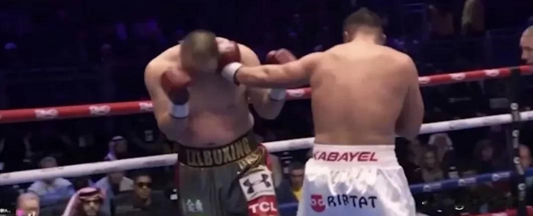 随着张志磊在拳台上被卡巴耶尔爆肝（击腹拳）到下，中国职业拳击冲击世界拳王的梦也到