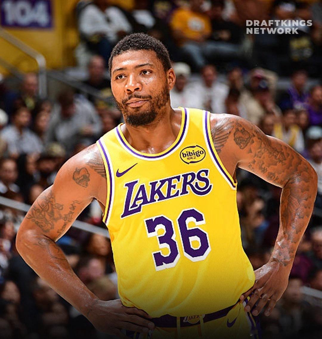 斯玛特在谈及近几周裁判明显减少吹罚犯规、放任球队身体对抗的现象时表示：“我们得主