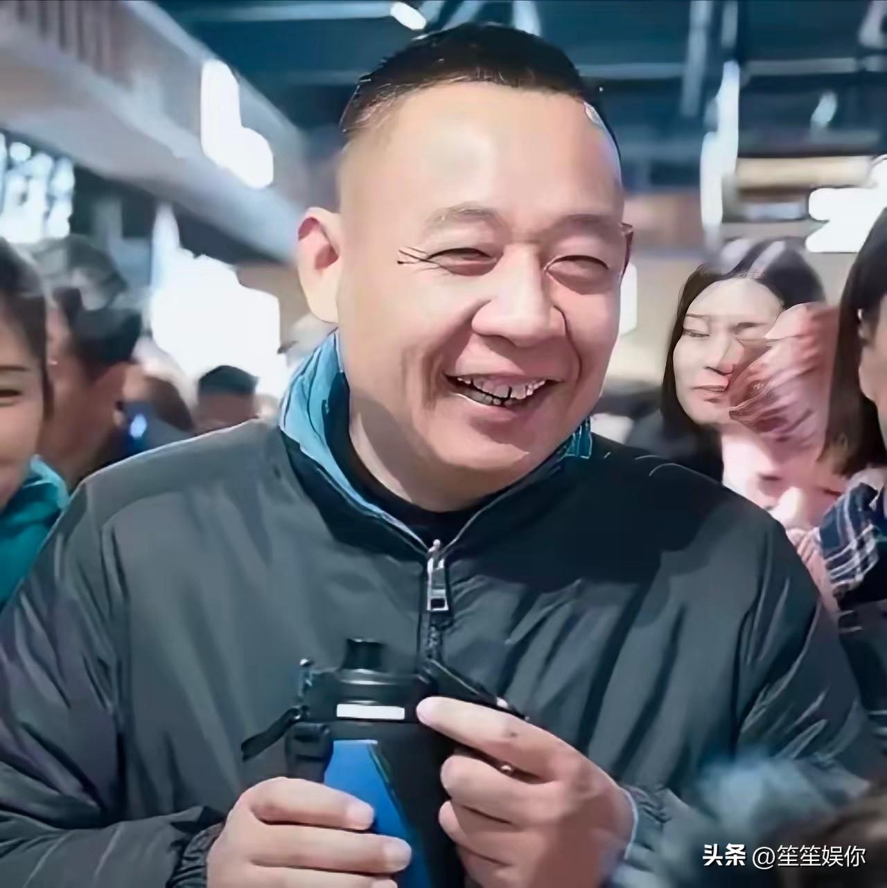 于东来分40亿，哪是什么情怀，明明是顶级自保。现如今，手握干净肥美的资产，在草台