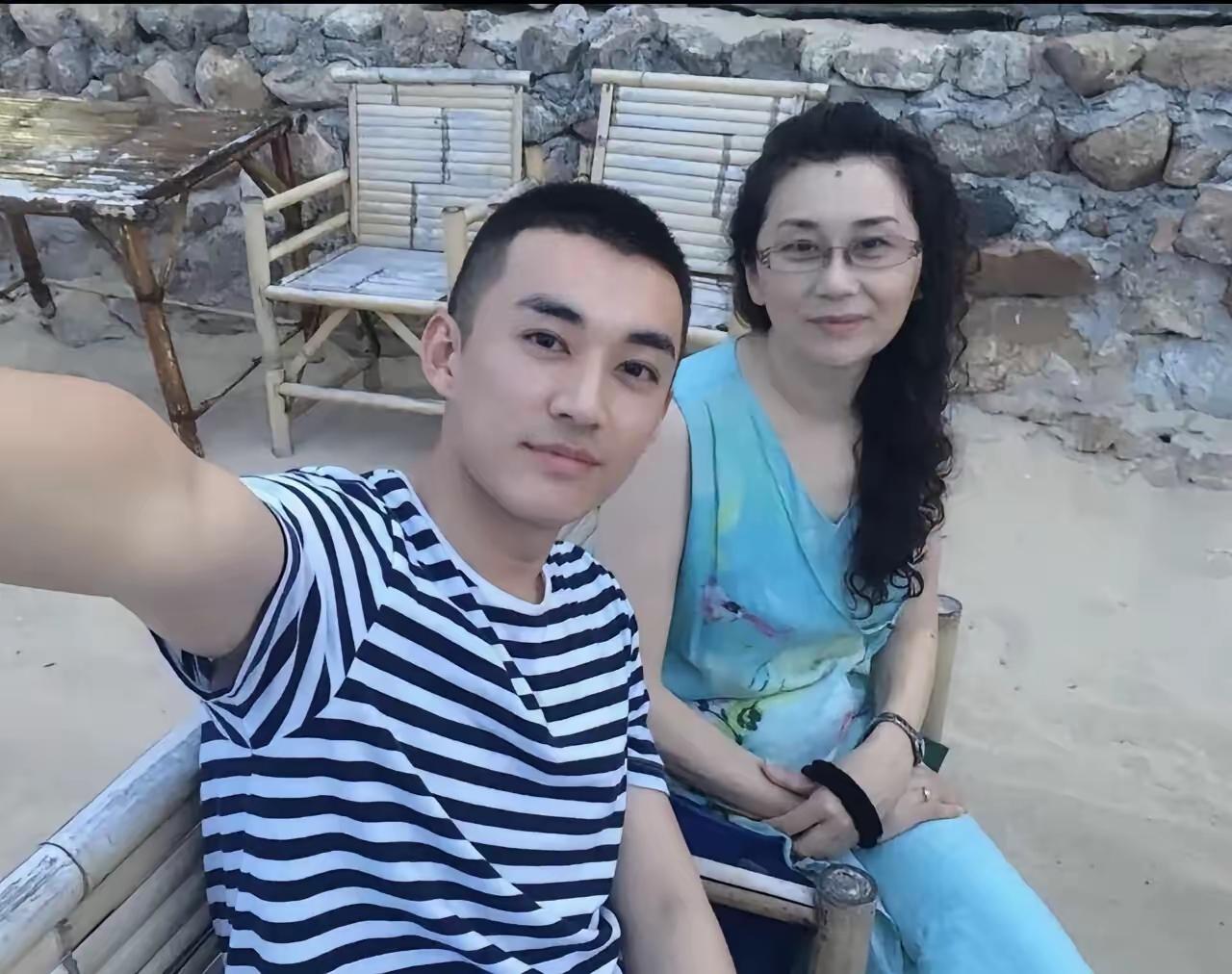 刘学义
365度无死角的帅[舔屏]
