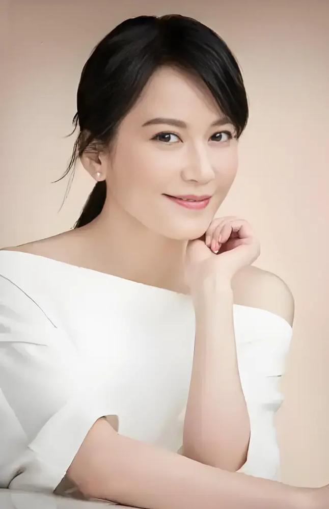 [微风]柳云龙要一个温顺的妻子，俞飞鸿却只想做自己。这一转身，就是30年。

