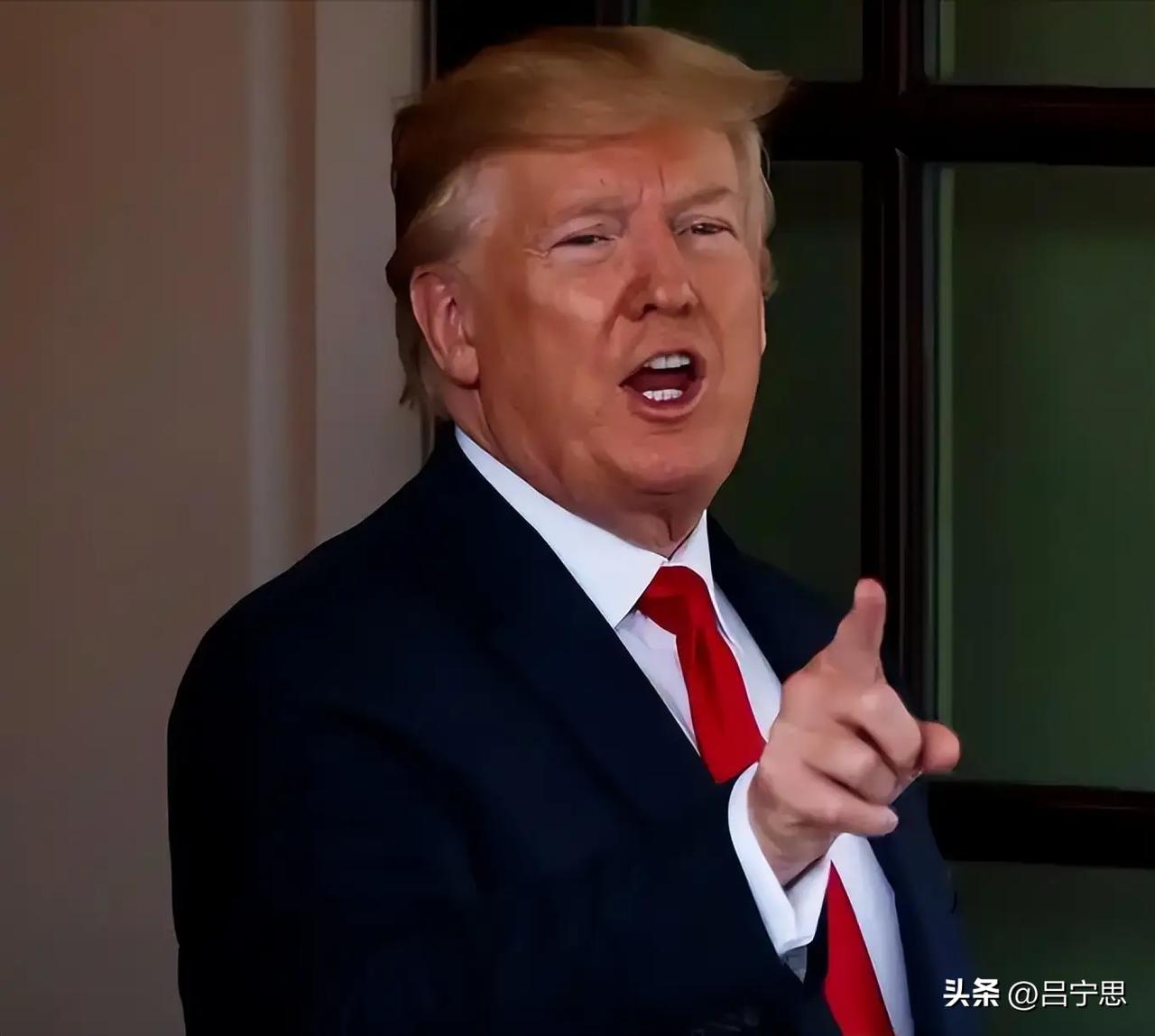 特朗普要分AI红利！
左翼右翼吵翻了，科技巨头会乖乖交股权吗？
美国政坛分歧明显