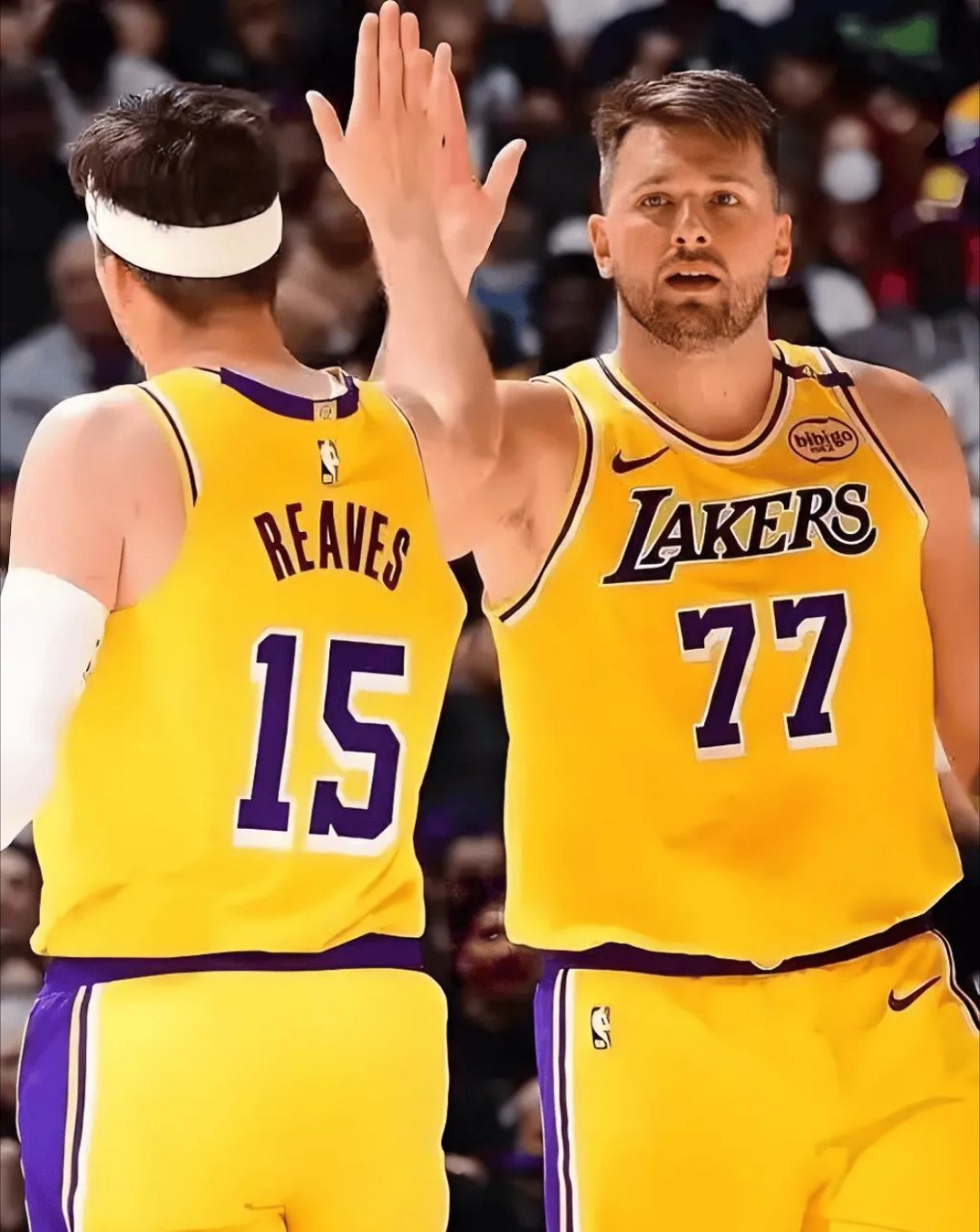 Chris Mannix报道，湖人相信以东契奇和里夫斯组成的后场可以取得成功，并