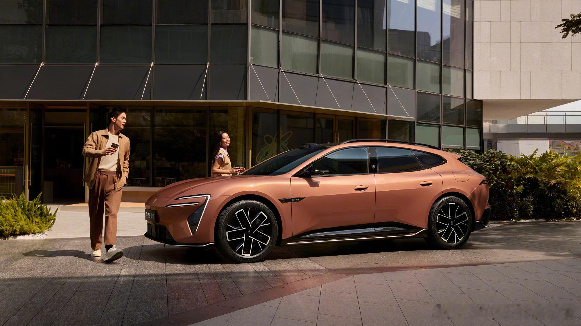 年轻人第一台性能车2026年4月22日，阿维塔06T正式上市，这款被定义为“年轻