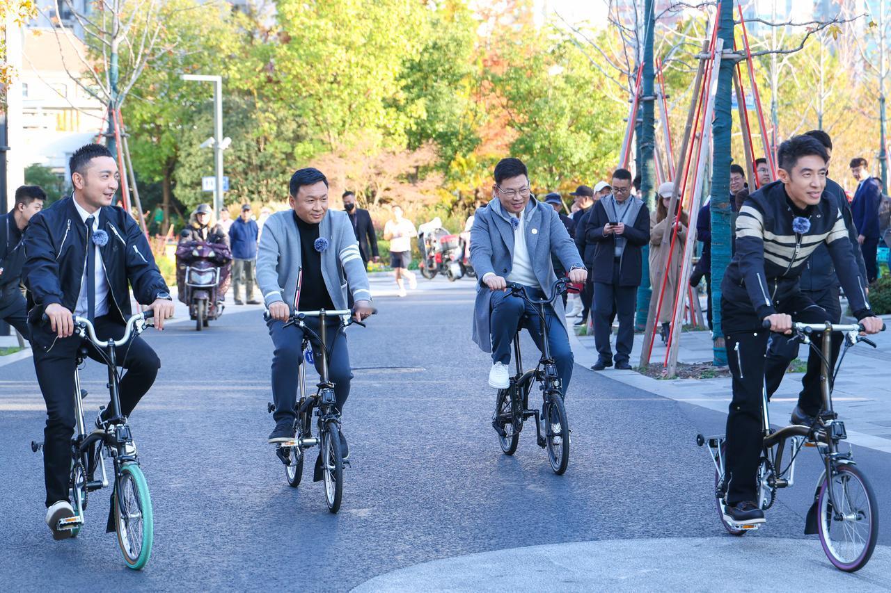 百万辆后的新起点，鸿蒙智行的2026年凭什么“不客气”？
截至11月，鸿蒙智行累