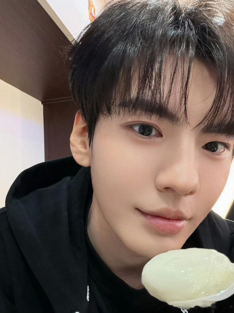 合伙人原班人马回归尚雯婕、张予曦、李佳琦、毕雯珺、赵昭仪、颜安，原班人马回归合伙