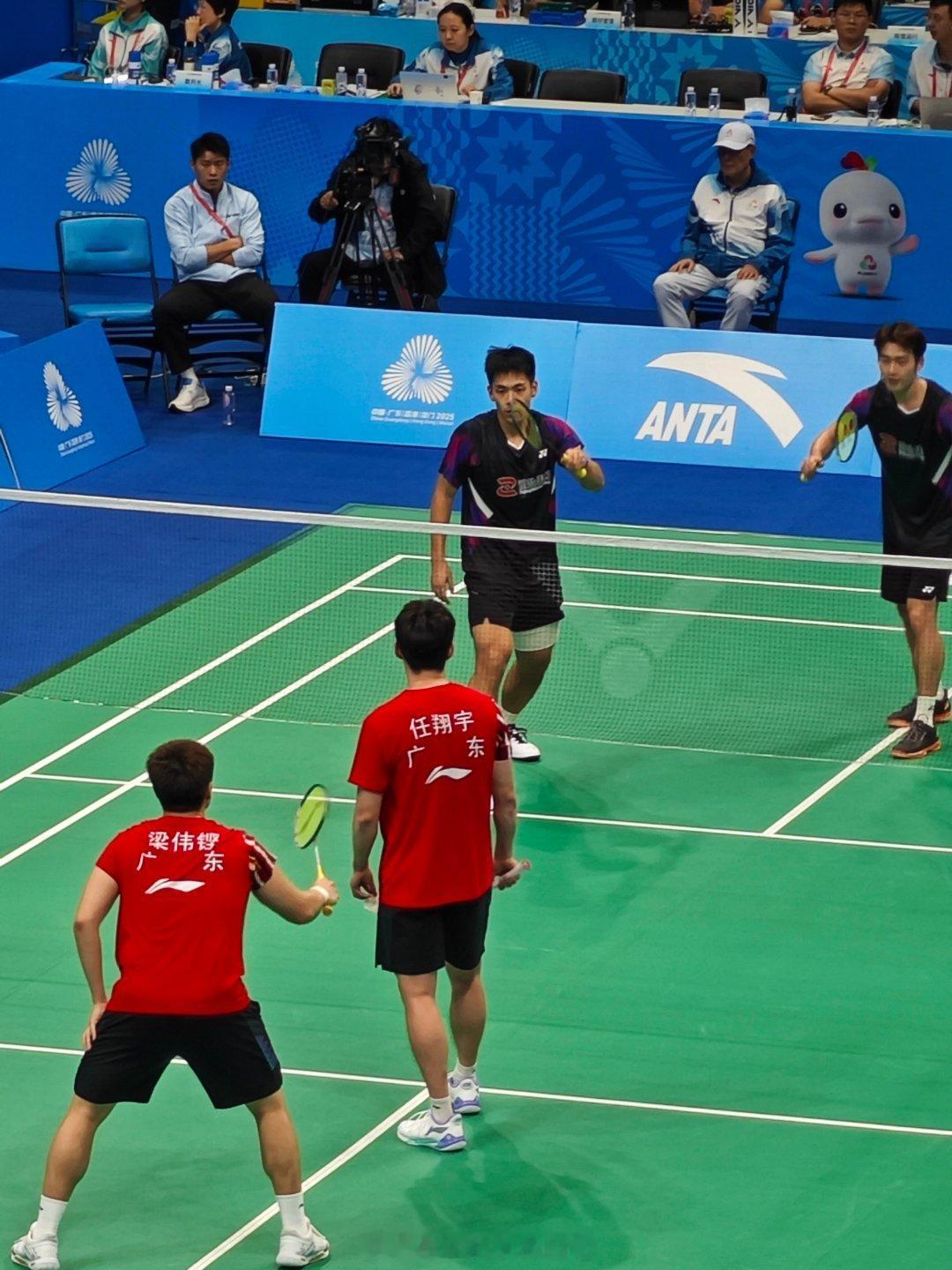 男团 成年组 半决赛浙江队 2-0 广东队 男单 第1场 孙超 21-14 21