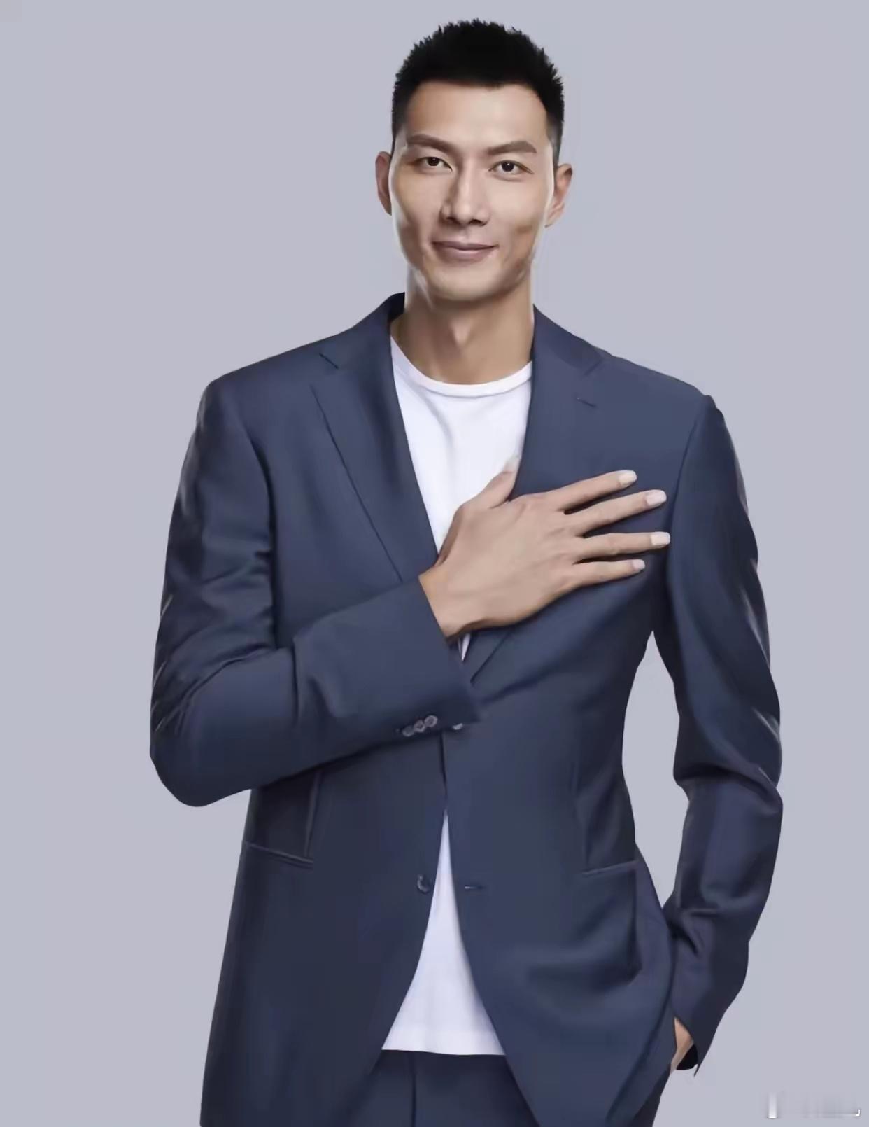 易建联事件真假？有以下几点看法:​1、一个形象这么伟岸的人为什么要干这种事情，真