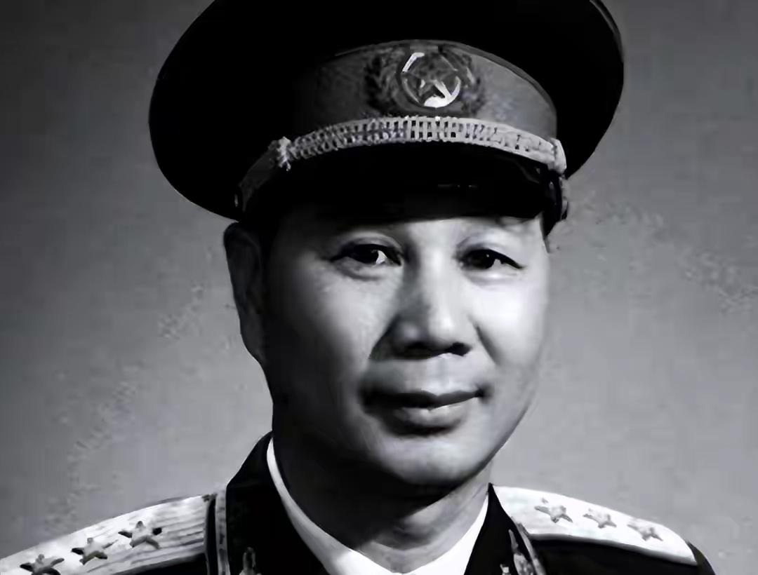 1935年秋，中央红军与陕北红军在甘泉县会师。但就在这个值得铭记的历史时刻，曾参