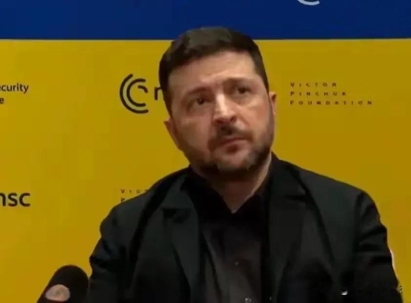 泽连斯基:寸土不让！
当地时间2月14日，泽连斯基在慕尼黑表示，他不贪恋权利，可