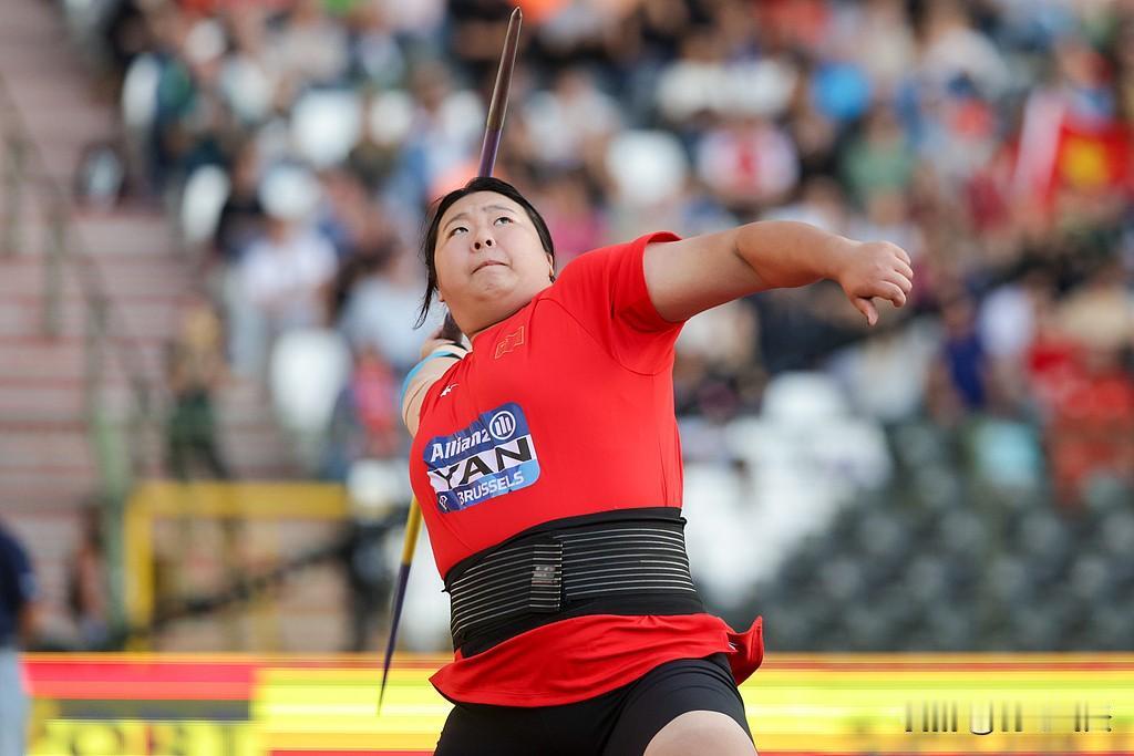 严子怡严阵以待不惧黑科技
北京时间9月27日，2026年亚运会田径比赛，女子标枪