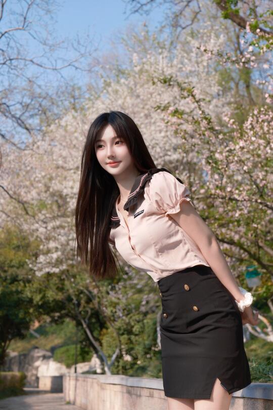 樱花树下谁站都美🌸