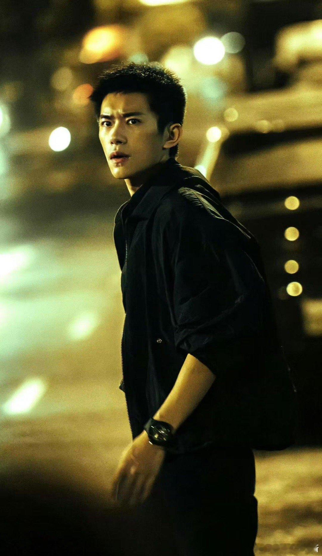 易烊千玺4年前的表情包显化了 易烊千玺：当年你们笑我表情包，现在我直接演给你们看