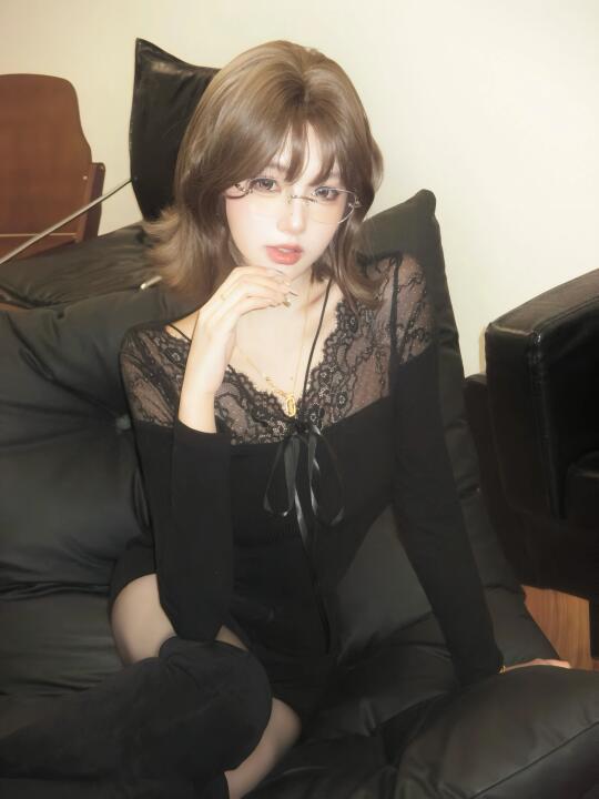 漂亮女人   不发脾气只发财