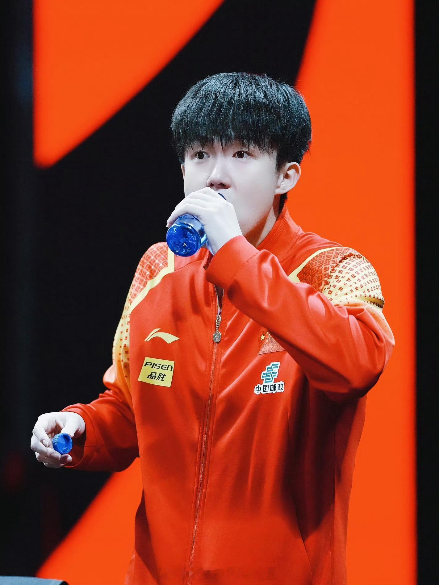 王楚钦回应日本小将的喜欢 楚钦就是值得大家的喜欢💕 