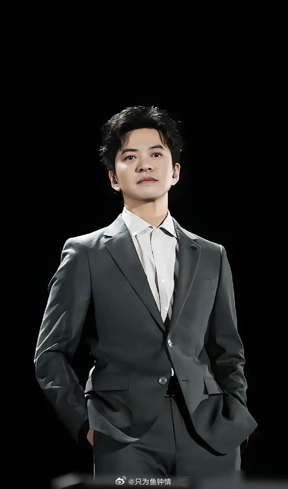 庾澄庆这救场简直封神，硬生生把清华才子李健从“茅坑”里捞了出来！当年好声音舞台，