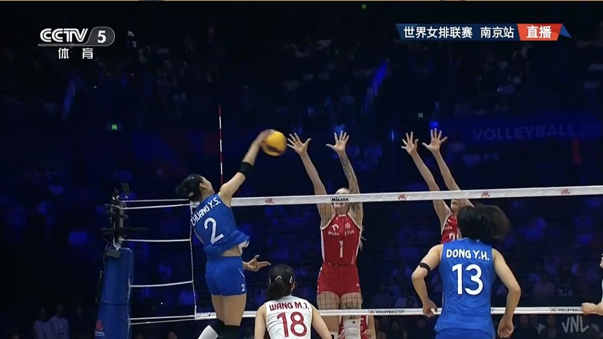 中国女排3-1逆转波兰，南京站豪取三连胜
 2026世界女排联赛南京站收官战，年