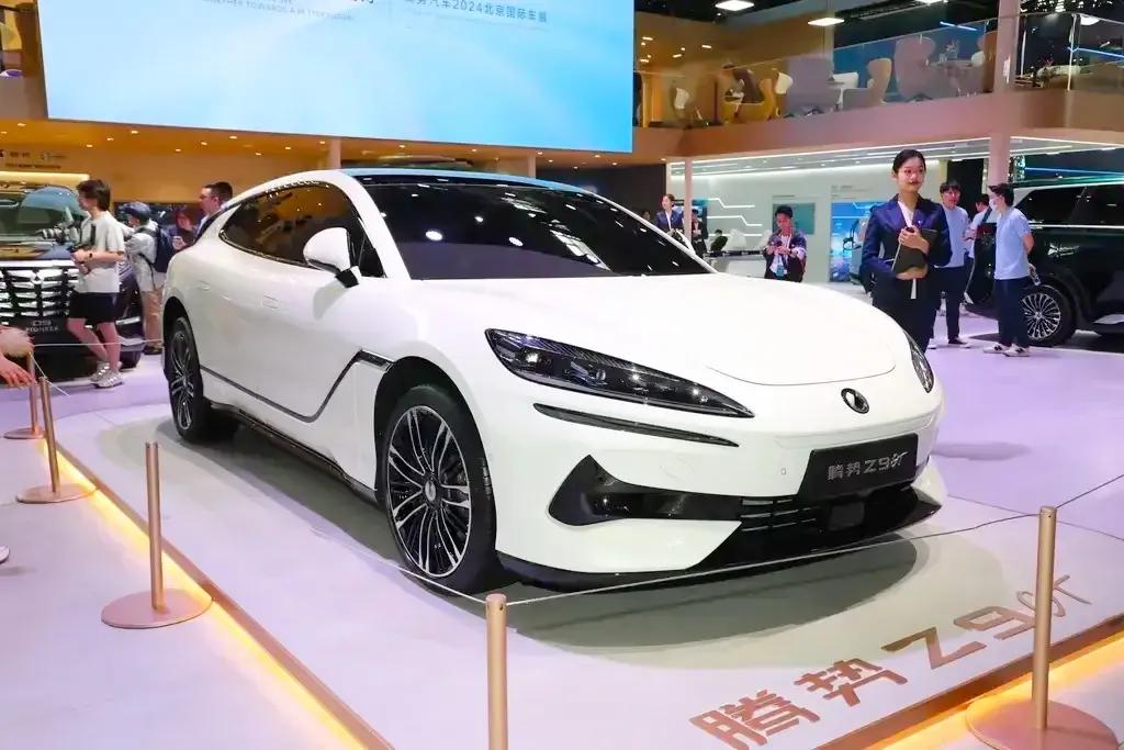 腾势汽车，是由中国新能源汽车领军企业比亚迪与世界豪华车制造巨头德国梅赛德斯-奔驰