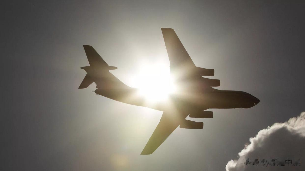 俄紧急情况部总局：数架伊尔-76军用运输机在普斯科夫起火

来源:俄罗斯卫星通讯