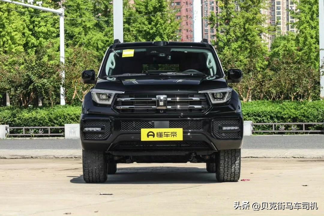不再杀马特造型，新款坦克400预售。
Hi4-T和Hi4-Z动力总成。
预售价为