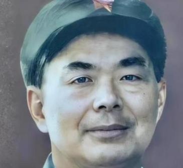 陈家贵1919年出生于陕西汉中，1934年参加红军，那年他只有15岁。此后，他随