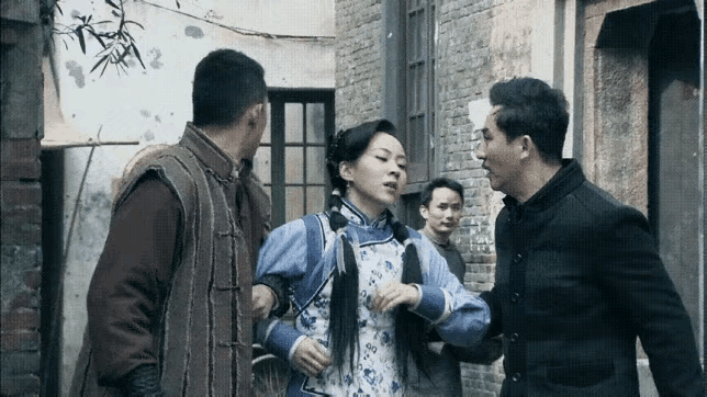 拍抗日剧能不能别这么发癫，能不能严谨点、严肃点[捂脸]