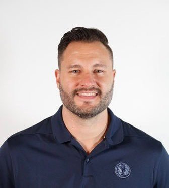 Marc Stein报道，湖人正在聘请杰里米-霍尔索普任球队体能教练。 在202