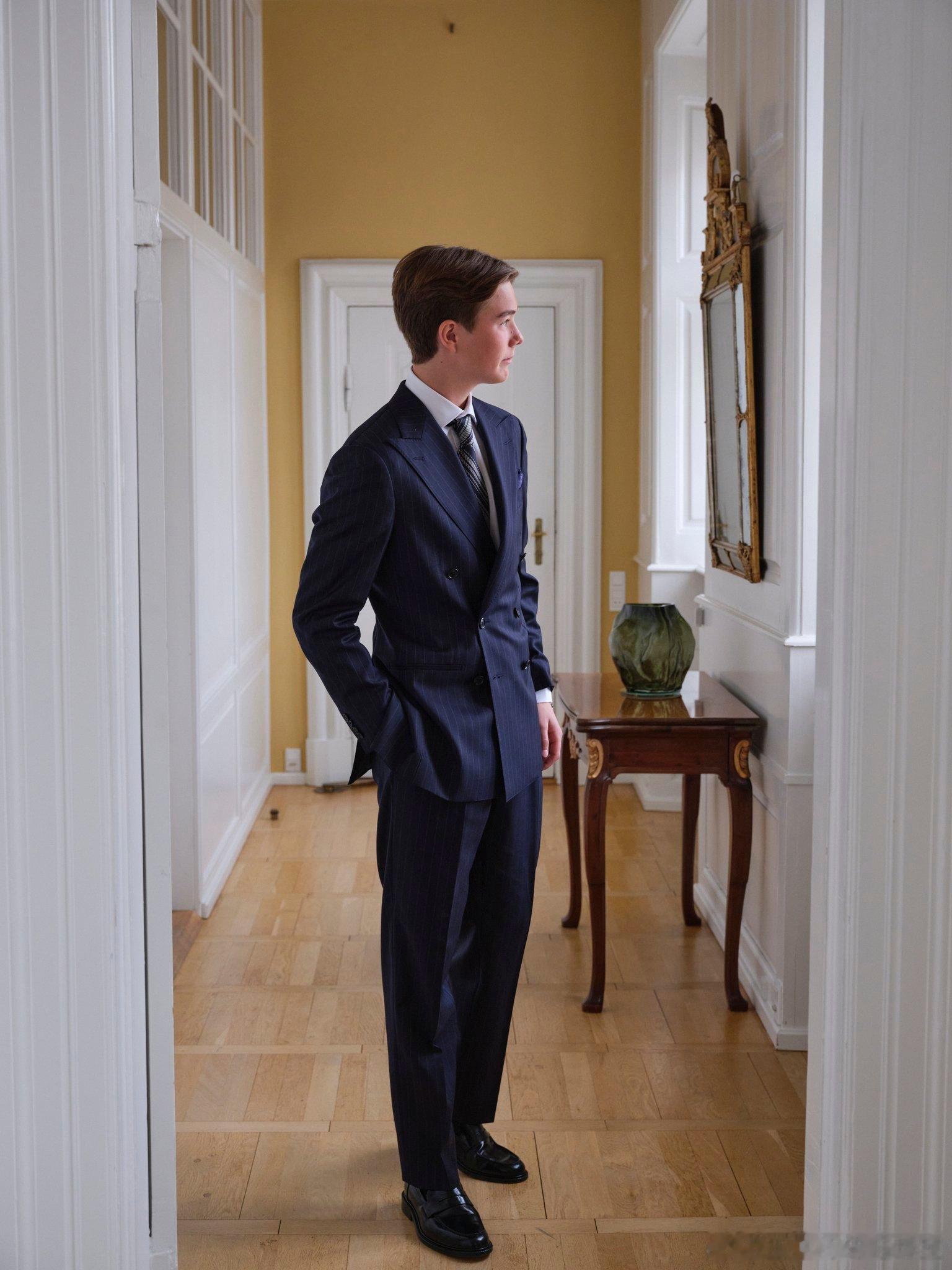 新闻 2026.4.18 丹麦王室官方ins继续发布文森特王子和约瑟芬公主的坚信