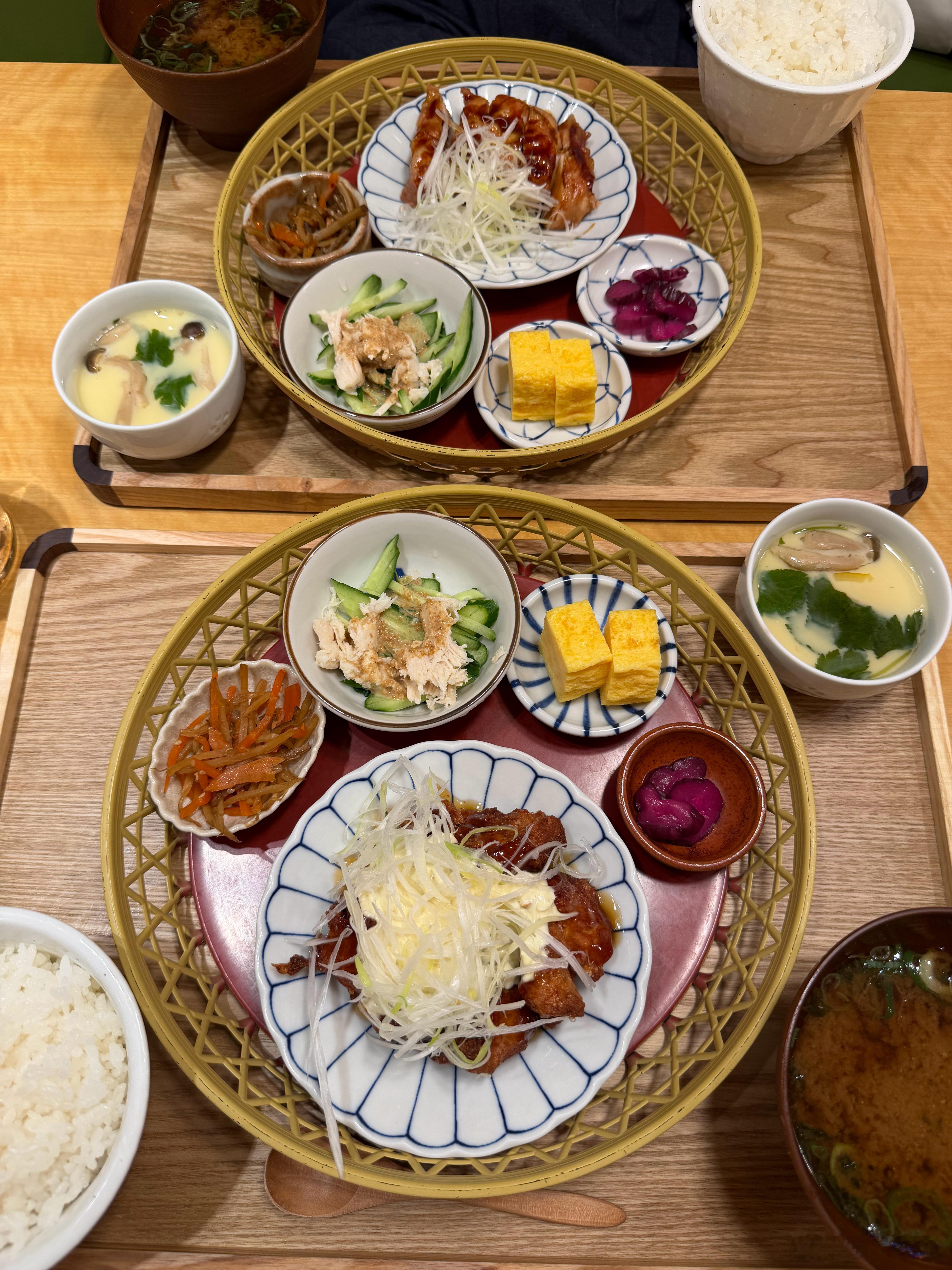 定食也就是咱们的盒饭拆开了放在小碟子里显得精致还能卖贵点美食分享  ​​​