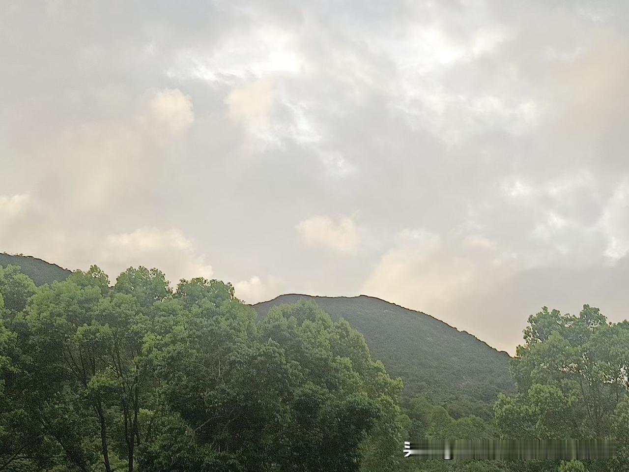 跟我老公经过，三七二十一天的不停大战，最终他也妥协了，我开始上班了！

又要上班