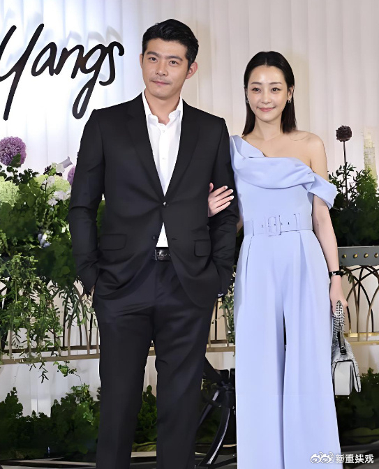 曝王柏杰谢欣颖复合王柏杰未回应与谢欣颖复合 据台媒，王柏杰与谢欣颖分手近半年，日