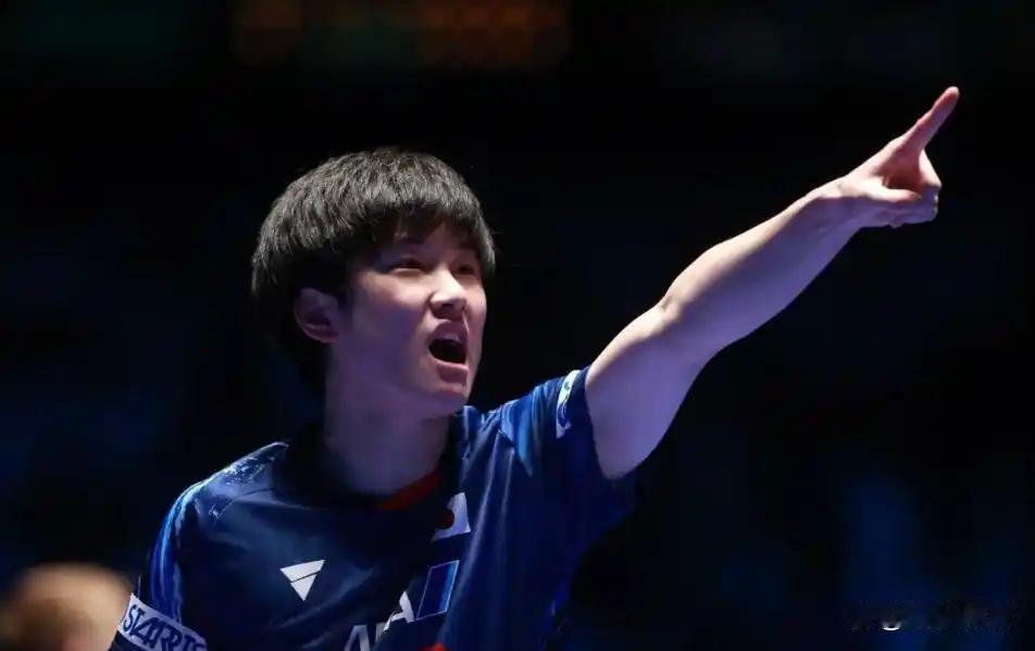 澳门冠军赛补充奖杯🏆
🏅“最具争议热度奖”––张本智和。
赛前口出狂言，
把
