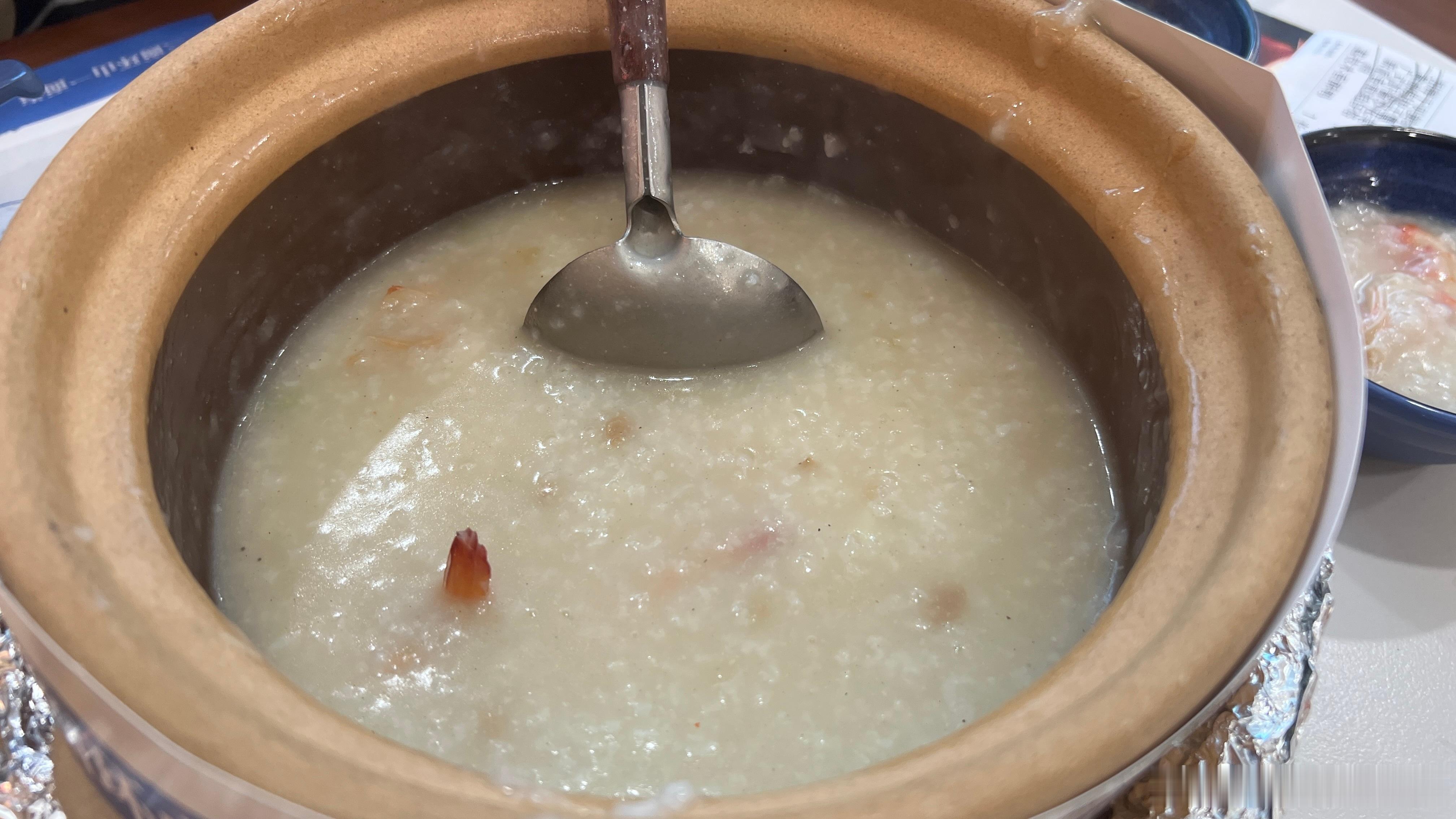 忙一天，一口饭没吃，吃点粥是真舒服呀 ​​​