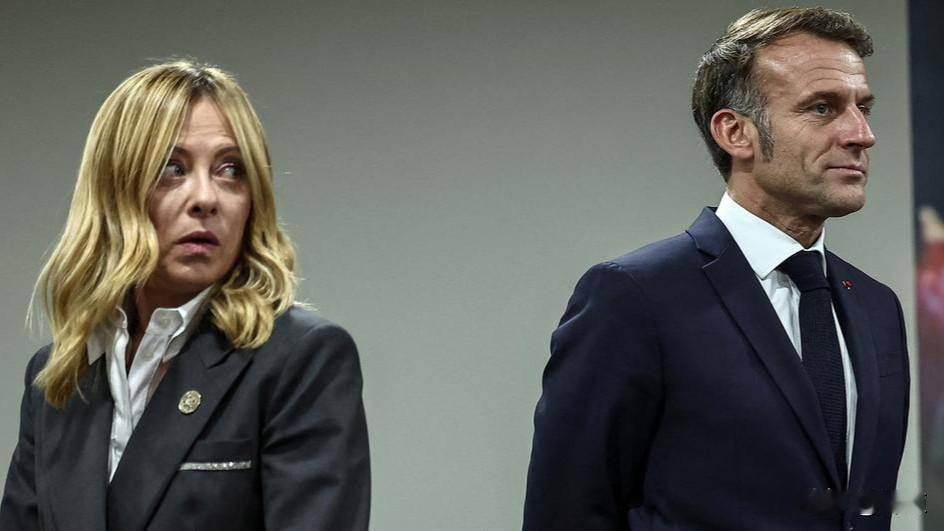 爆料，梅洛尼和马克龙“封死”了欧盟动用俄罗斯资产的路子。

《金融时报》报道，比