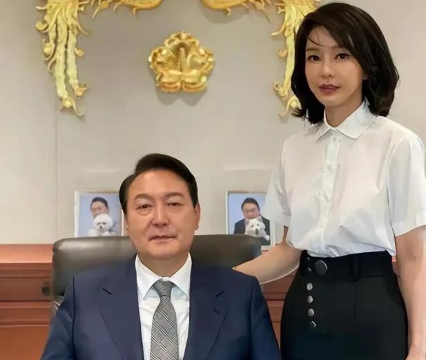 韩国历史上有着漫长的食用狗肉传统，但在美西方文化的长期影响下，2024年韩国已立