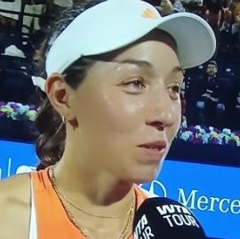 祝贺佩古拉2-1战胜约维奇，成功晋级 查尔斯顿决赛！
       北京时间4月