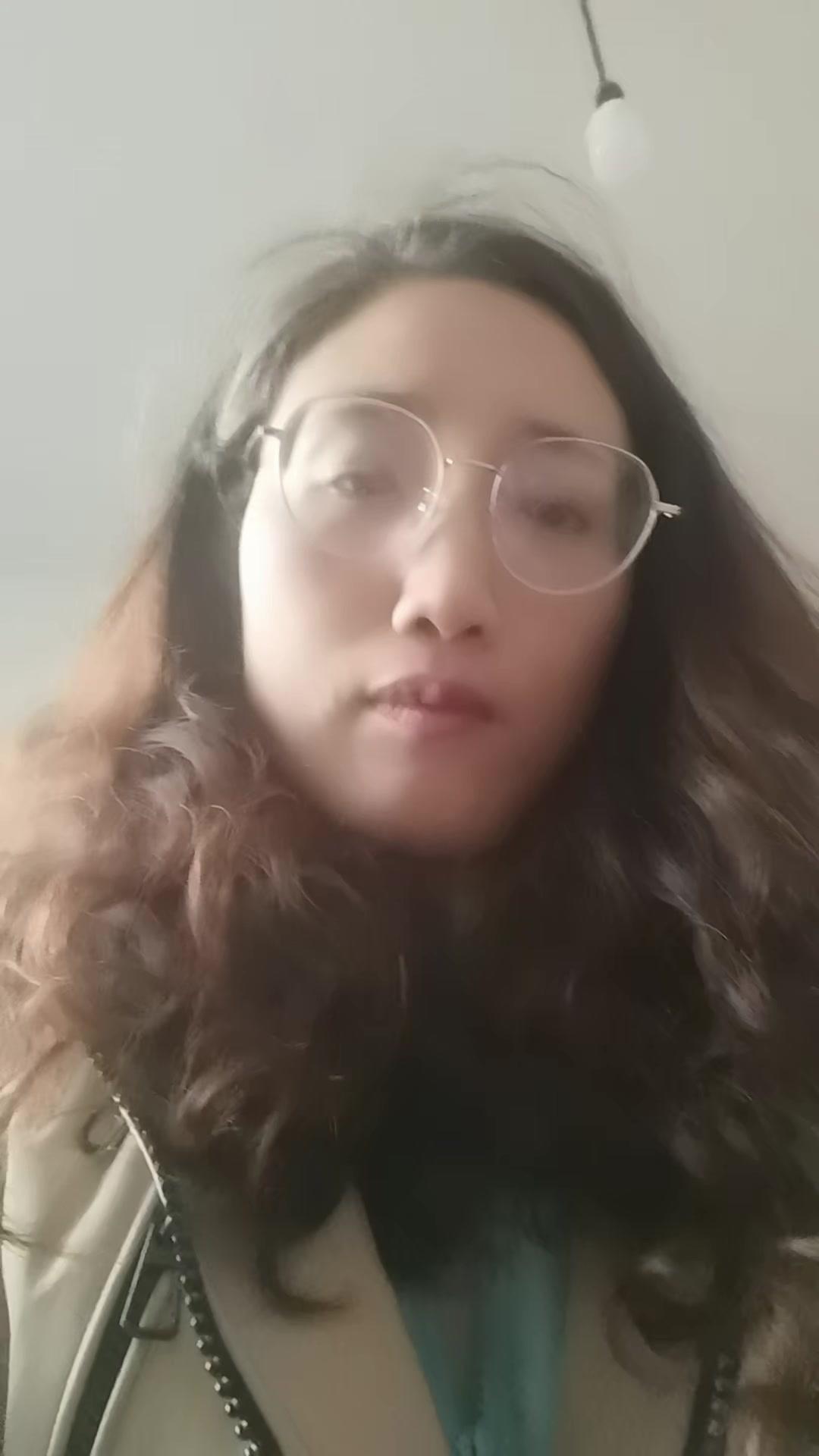 我们总说要向前看，但绝不能忘了身后的来路。那些被黑暗笼罩的岁月里，无数生命化作了