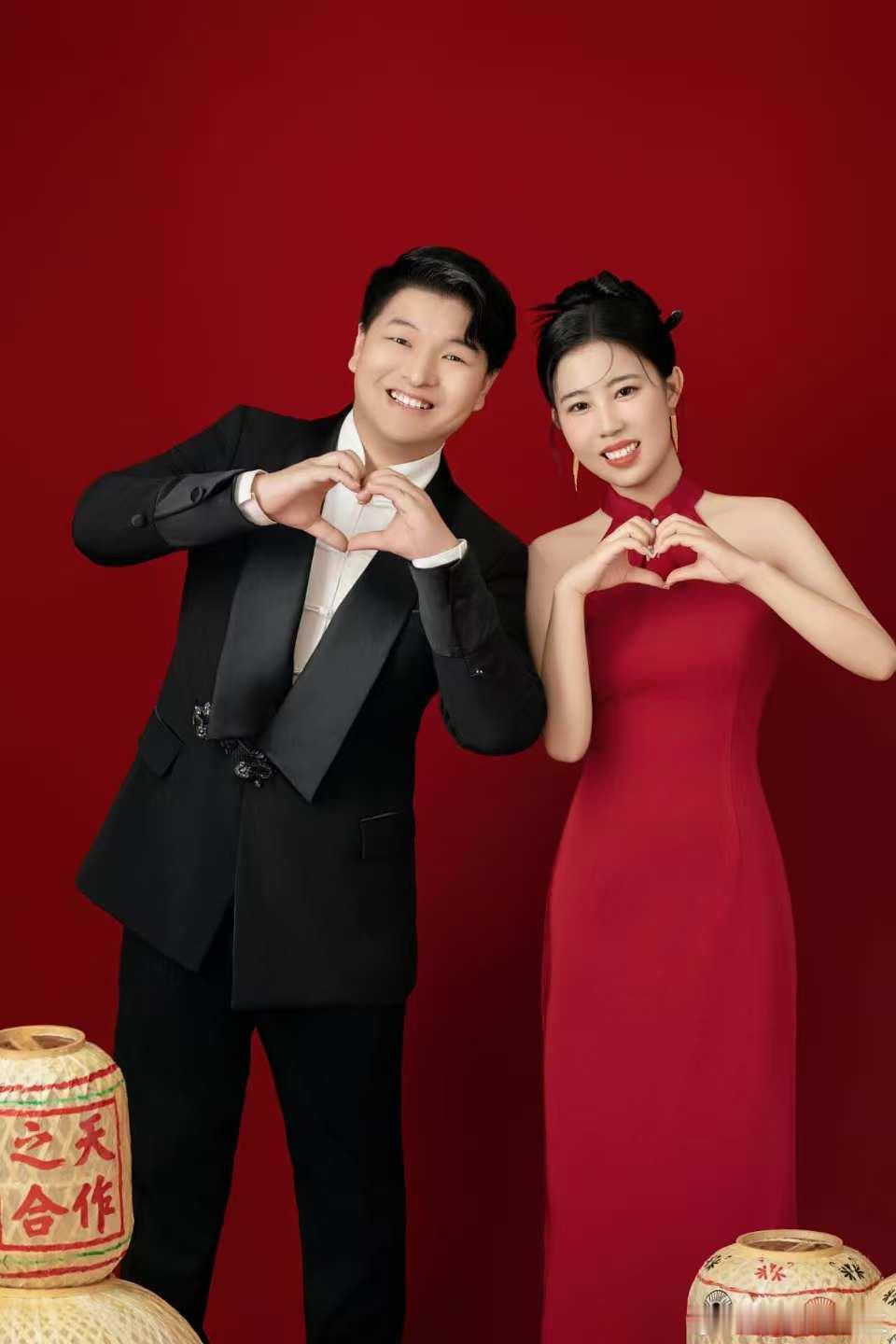 -​“很幸运  成为你们的幸福见证官  从校服到婚纱”最美的爱情幸福恋爱的滋味结