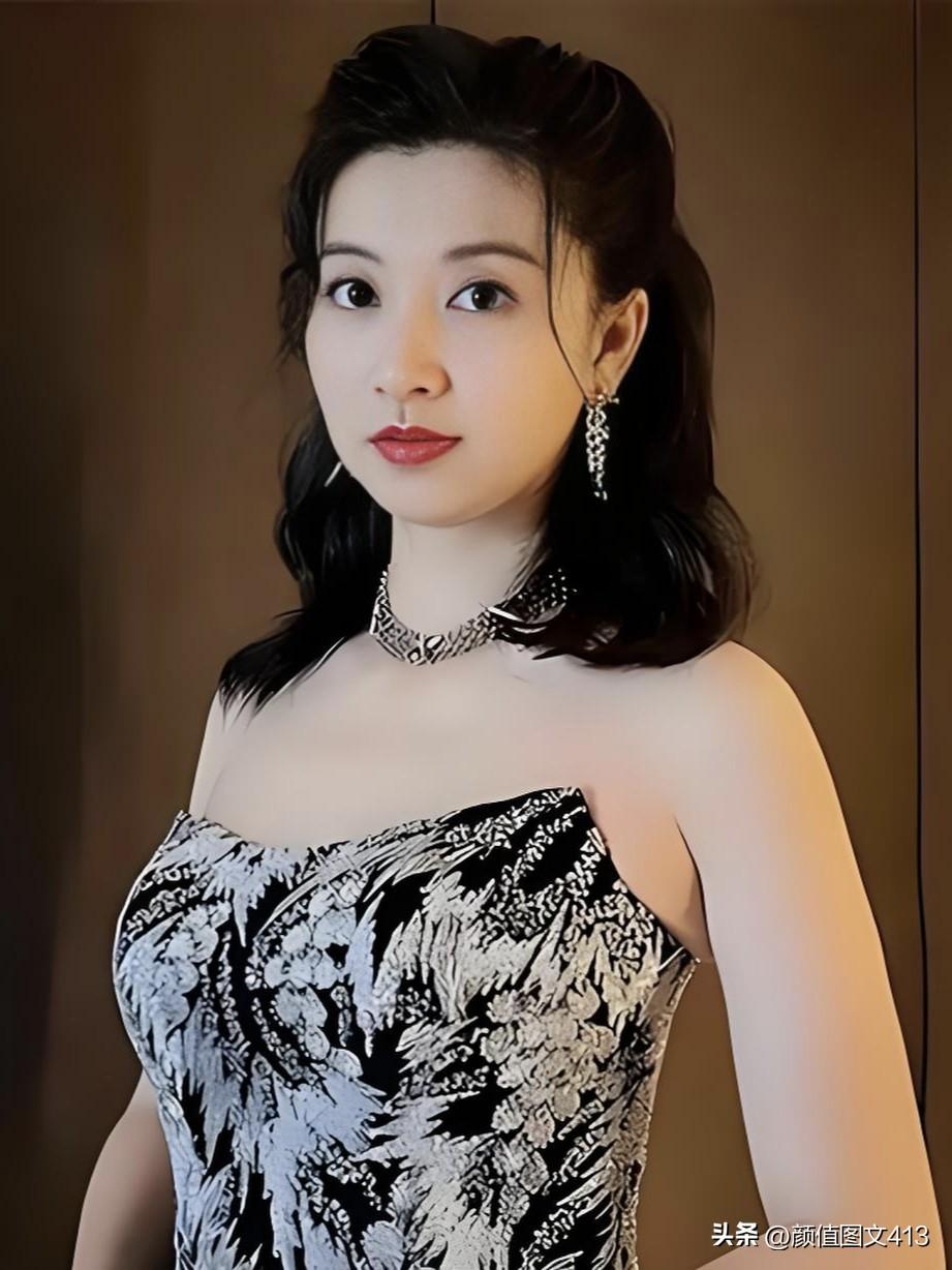 眉间一点朱砂痣，眸底三分秋水光。她是《甄嬛传》里端庄隐忍的沈眉庄，也是戏外温柔坚