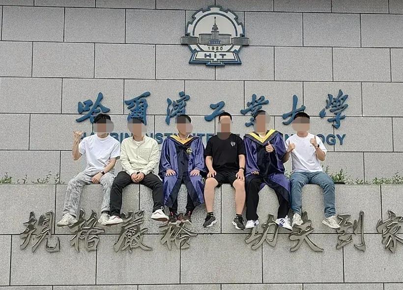 供完一个大学生毕业，四年总共要花多少钱？小屁孩今年第四年了，基本上可以计算一下读